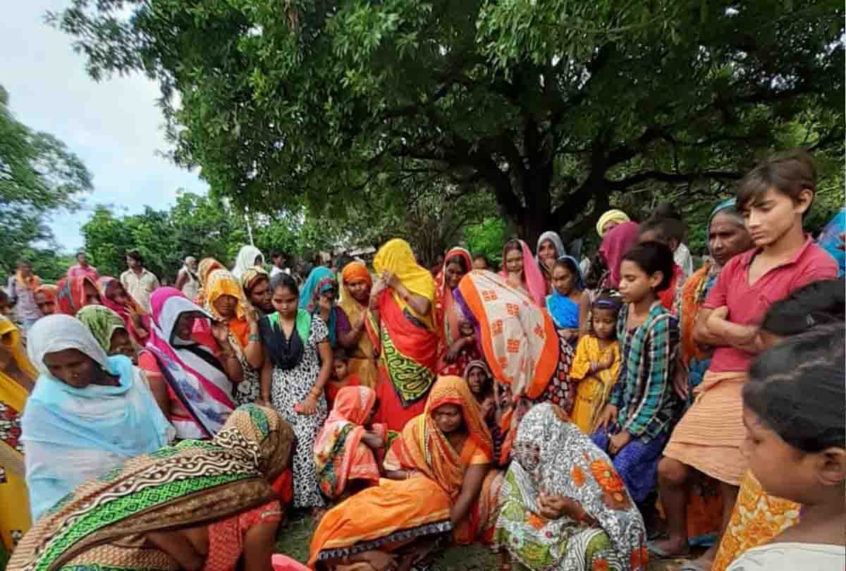 UP: Woman slipped in river after slipping foot on jugaad bridge, died