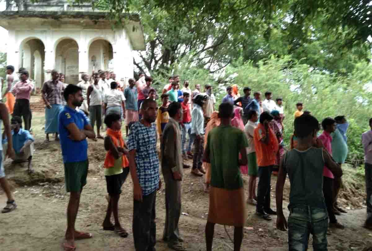 UP: Woman slipped in river after slipping foot on jugaad bridge, died