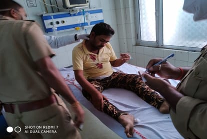 In Pratapgarh, the caretaker-in-chief and brother were shot dead after entering the house