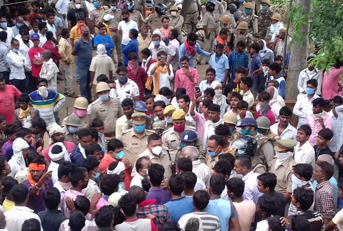 Rampage in village over killing of old man at siddharthnagar
