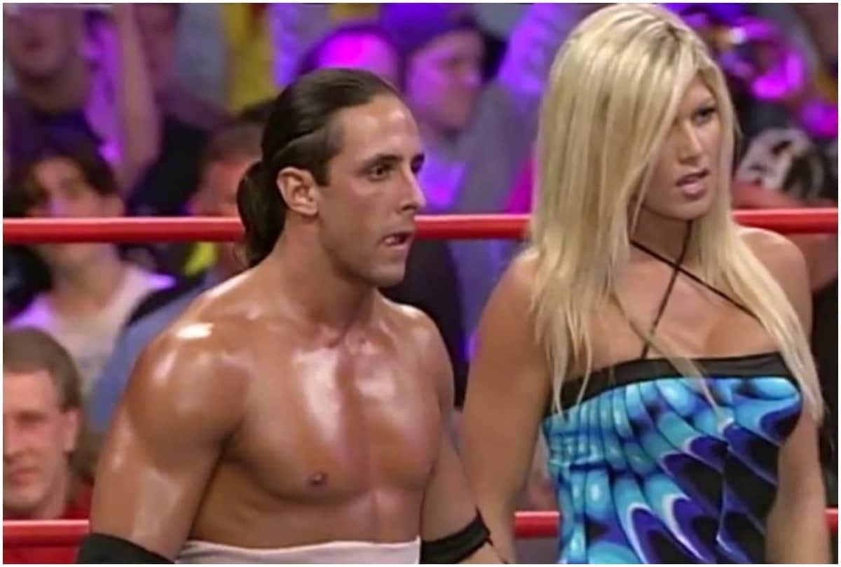 Five female wrestlers from WWE who married non-wrestlers