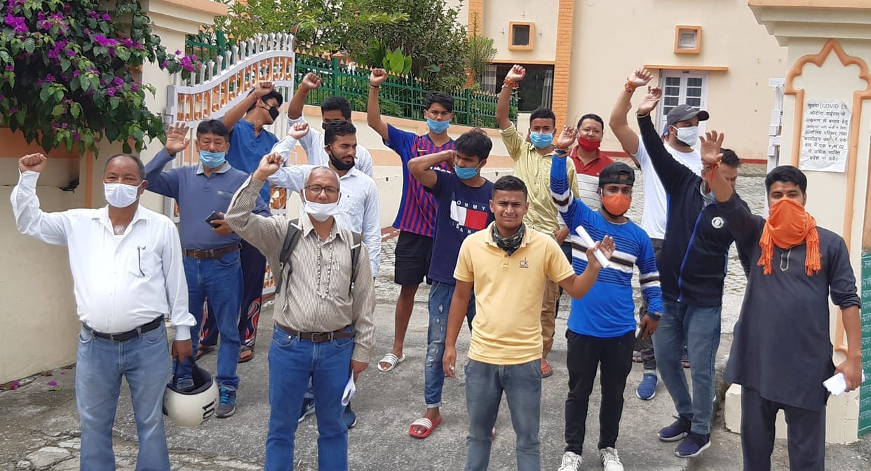Disaster affected came 130 km away and demonstrated against the government