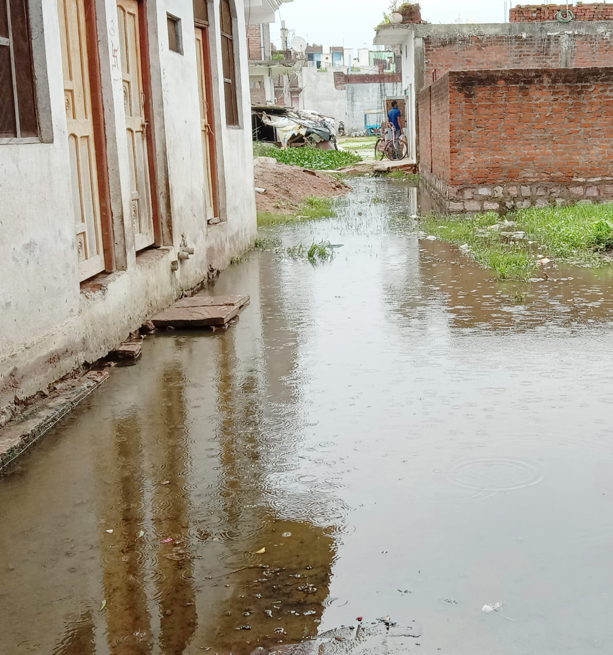 water gathering at karmabai nager