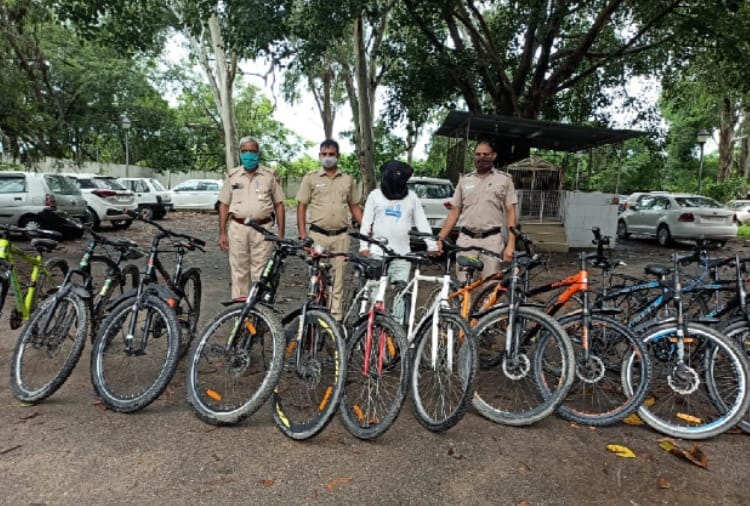 Chandigarh News in Hindi: Person arrested with 17 bicycles in Chandigarh