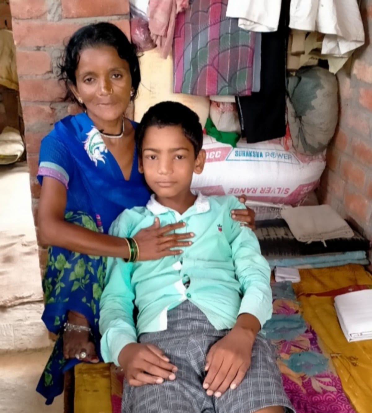 Divyang parents wandering for treatment of son but unable to get treatment in chandauli up