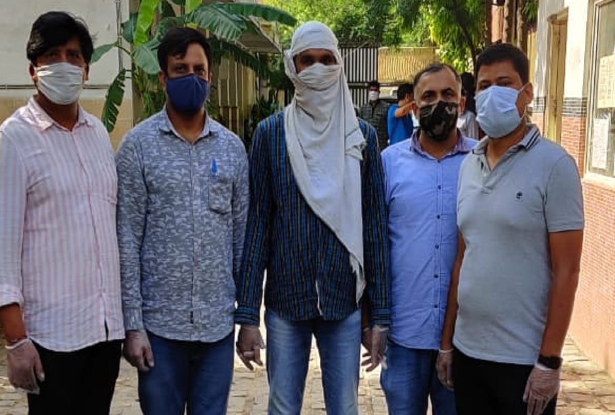 Dhaula Kuan Delhi ISIS News: One ISIS operative arrested with Improvised Explosive Devices by delhi Special Cell after exchange of fire at Dhaula Kuan