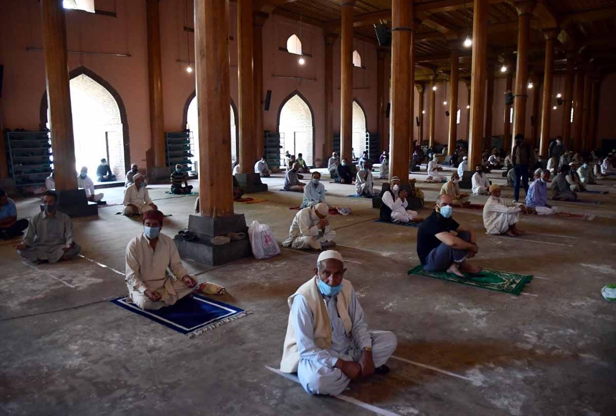 Jammu and Kashmir, Five months after prayers at Jamia Masjid