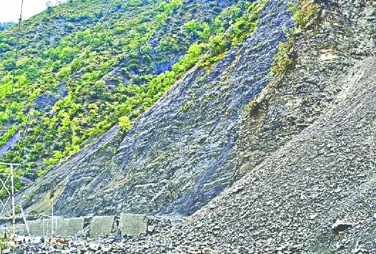 Jammu and Kashmir, Heavy rains cause river drain to rise, Meteorological Department warns of flood and landslides
