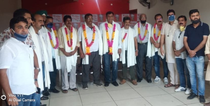 Memers of Vyapar Mandal Felicited