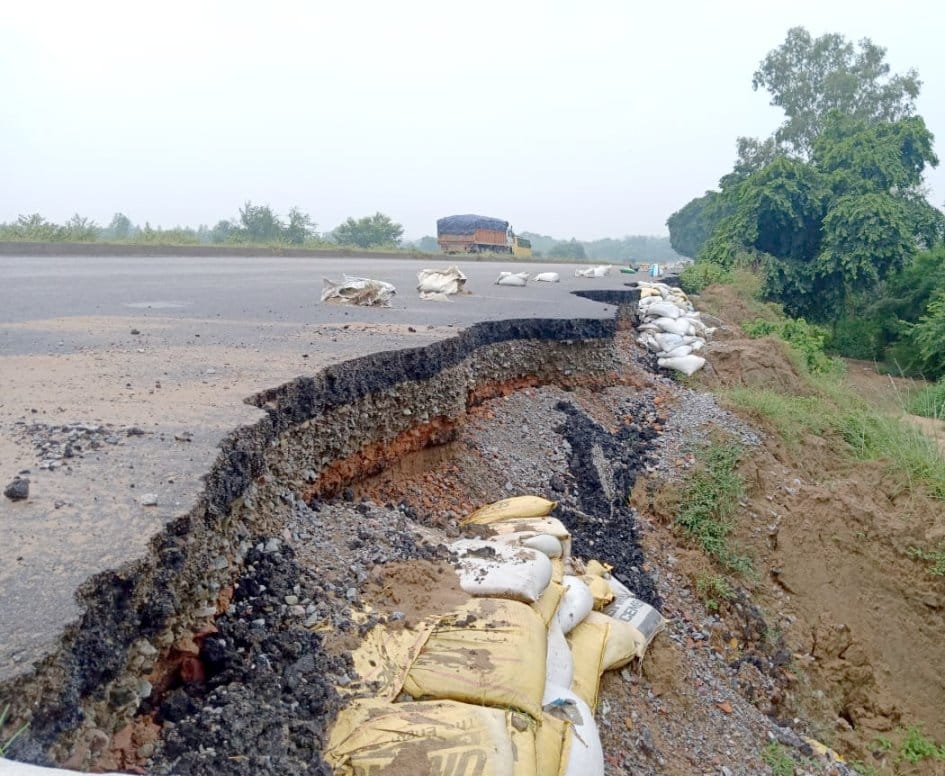 National Highway: Attention Potholes at every step in the journey of Lucknow