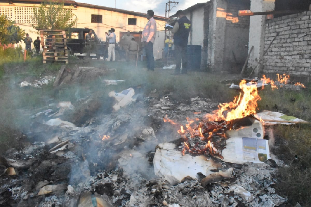 Meerut News: Proofs found in crores of rupees burnt papers, forensic investigation team reached samples at printing press late at night