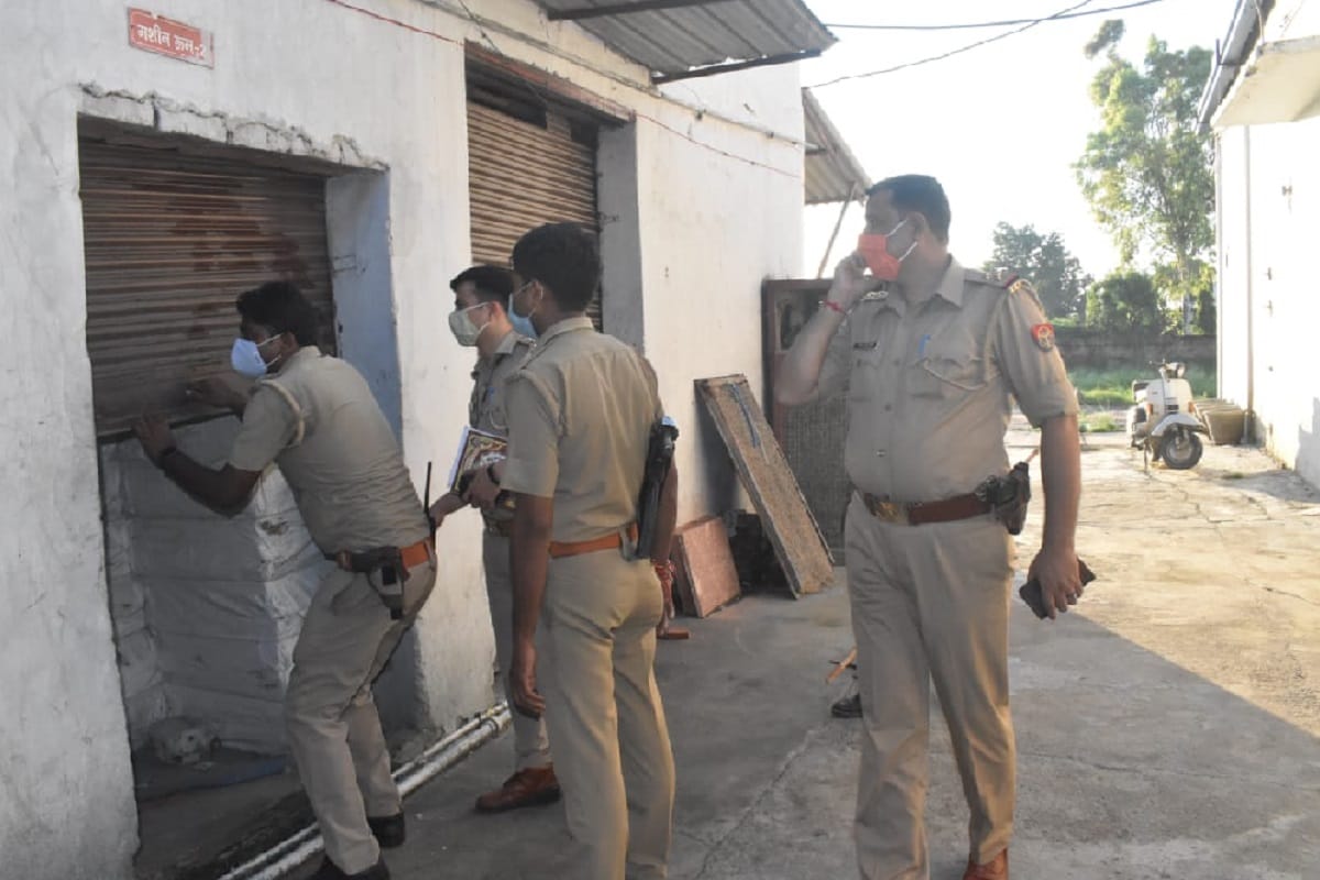 Meerut News: Proofs found in crores of rupees burnt papers, forensic investigation team reached samples at printing press late at night