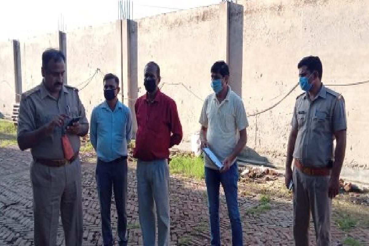 Police has revealed fake books of NCERT in BJP leader's warehouse at Meerut