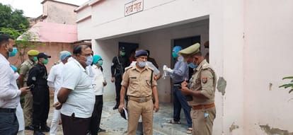 Woman constable died in accident hit by truck during going on duty by scooty in mirzapur up