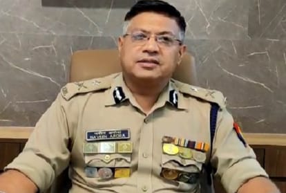 political personalities and officers are praising hindi hain hum