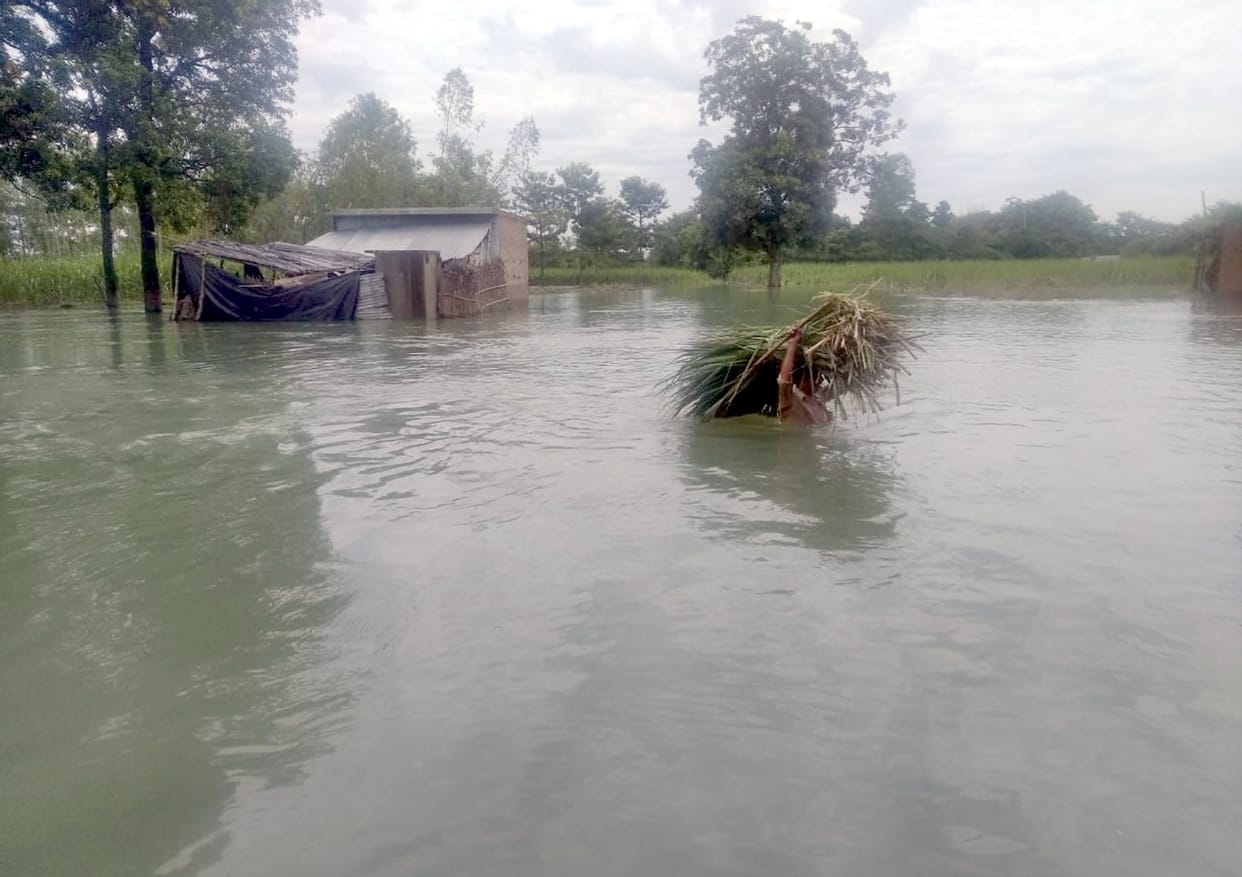 Flooded rivers continue to wreak havoc: Homes in Sharda, many villages broken by Nighasan