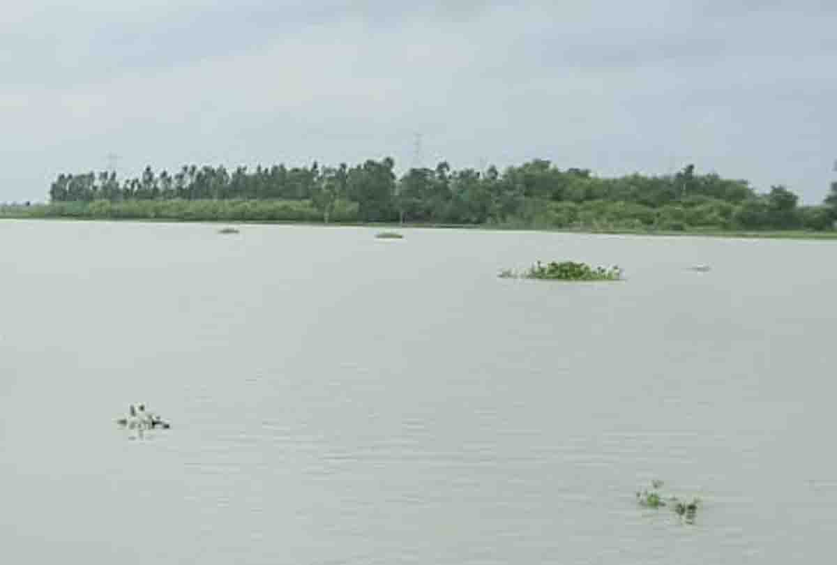 Ganga river water level increasing rapidly Flood situation critical