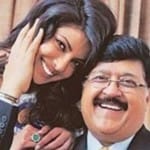 पिता के साथ प्रियंका चोपड़ा