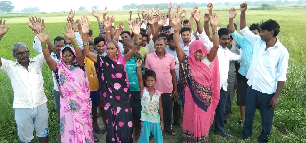 The villagers demonstrated on the bad road