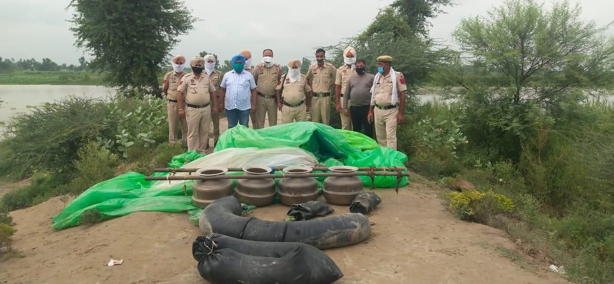 Illegal liquor recovered from Sutlej river