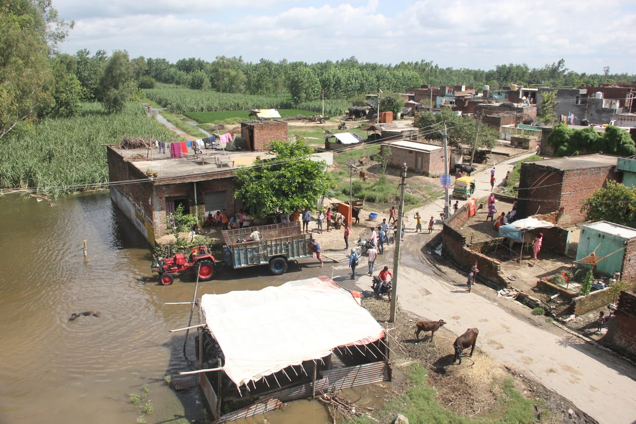 ramganga water lavel increase daliy touch village boundry