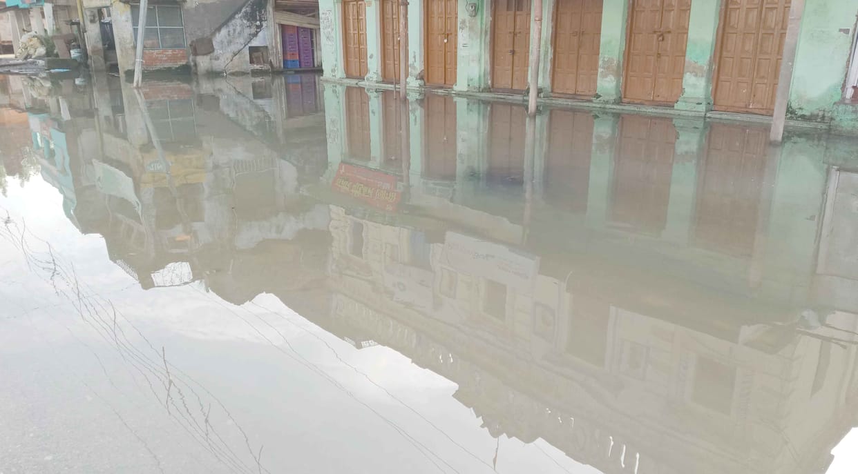 Roads are full, rain water enters houses
