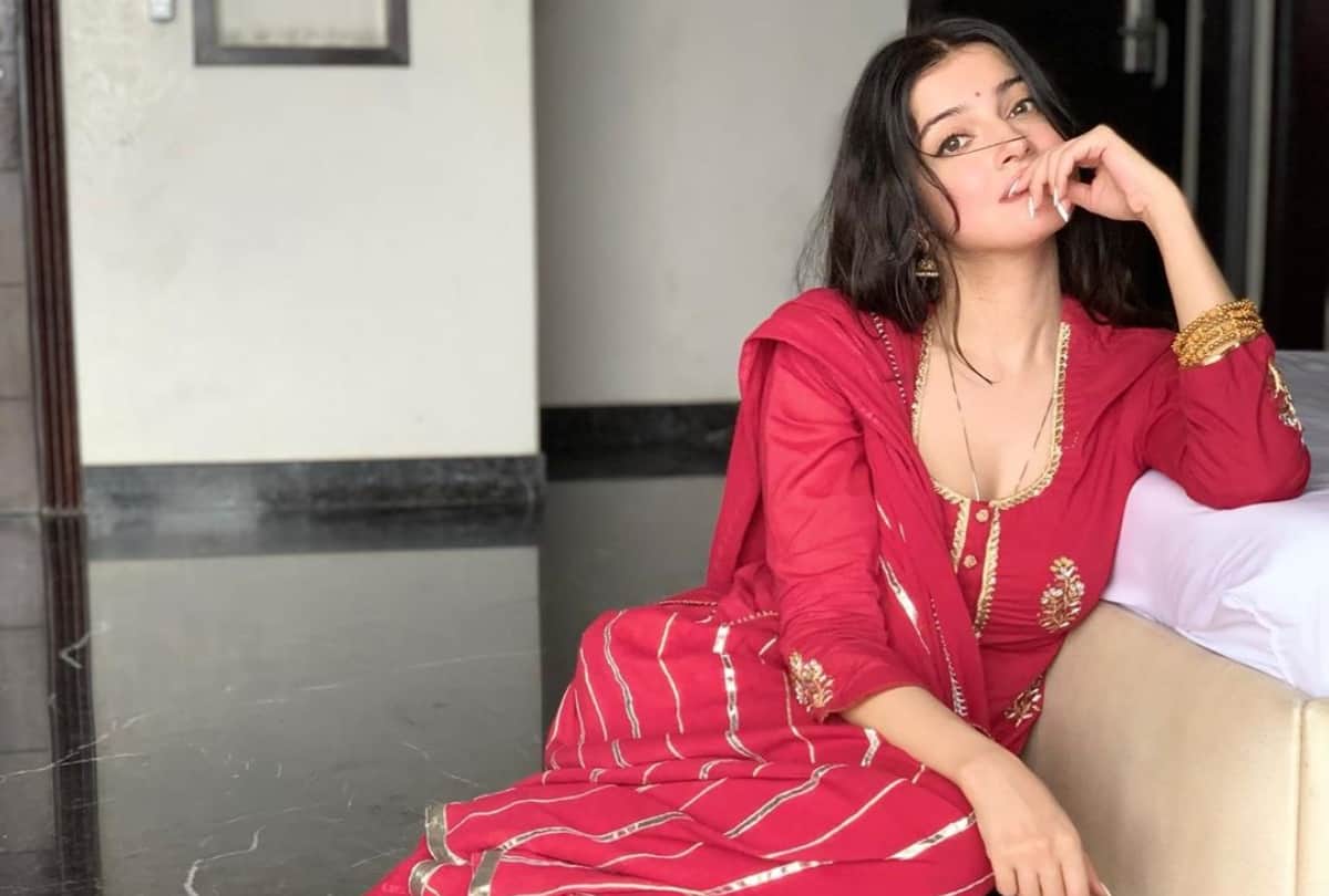 Divya Khosla Kumar Gets First Covid-19 Vaccine Shot Users Says Put Your Mask