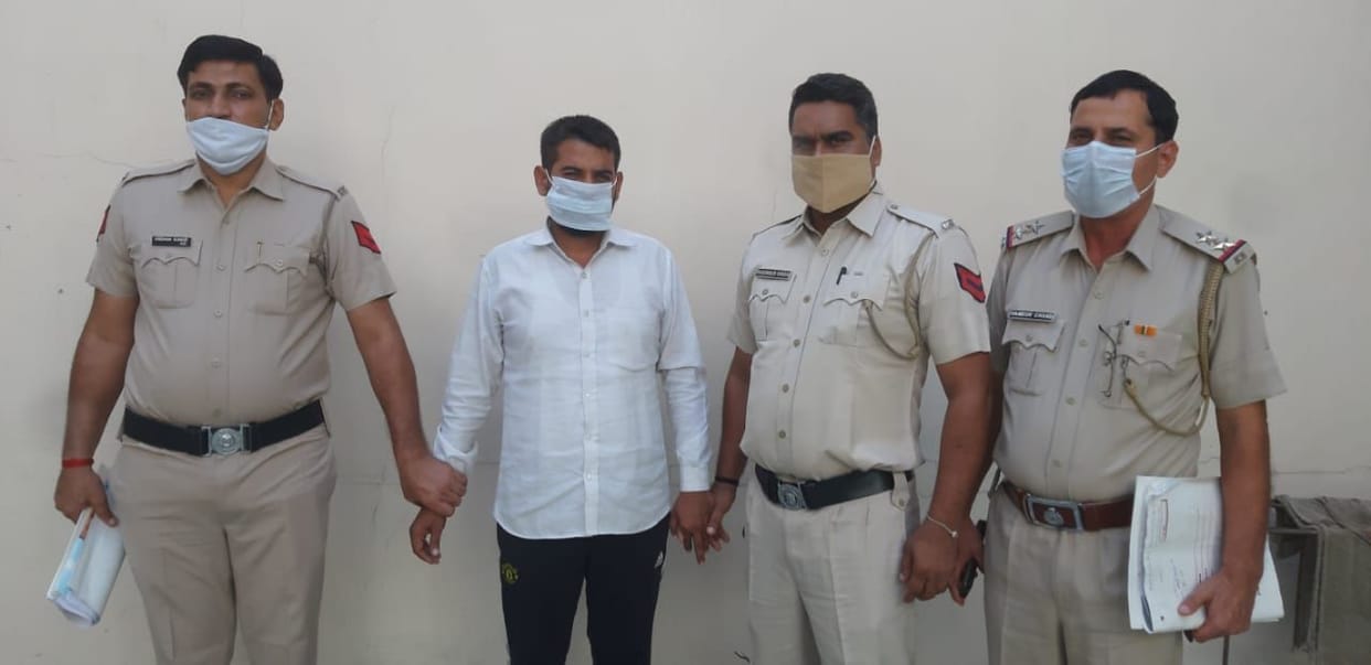 To remove Rs 676514 from the farmer's account, a duplicate sim was taken out from the bank with an Aadhaar card, the accused arrested