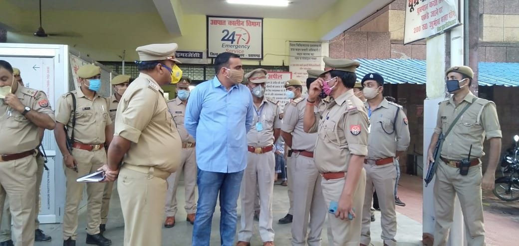Police encounter with miscreants, shot in the leg of one