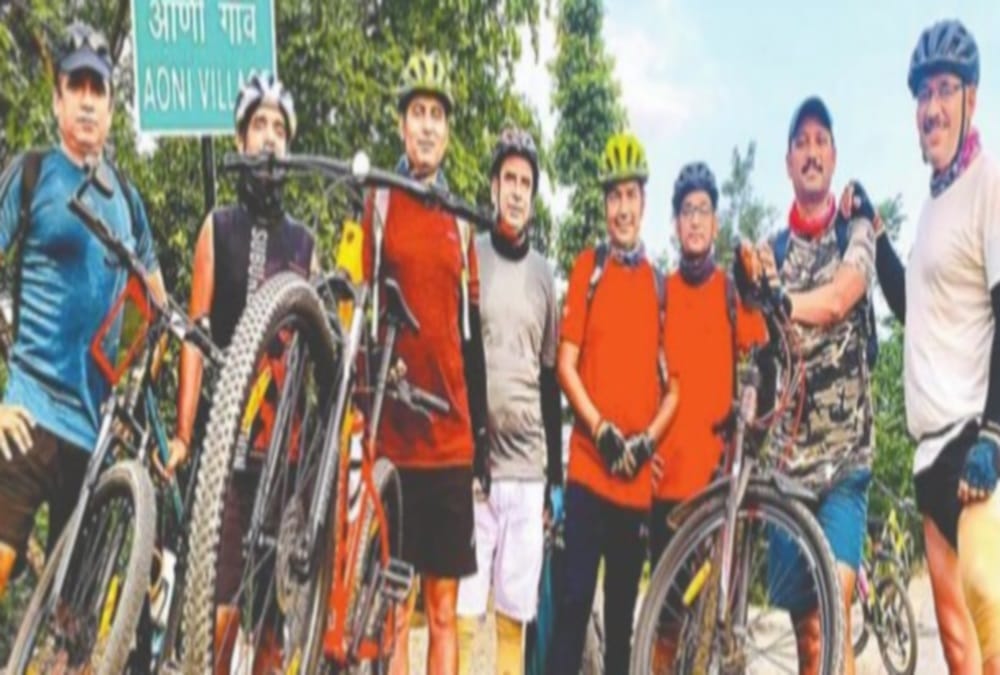 Group of 40 plus man Running Cycle 40 kilometres daily in rishikesh