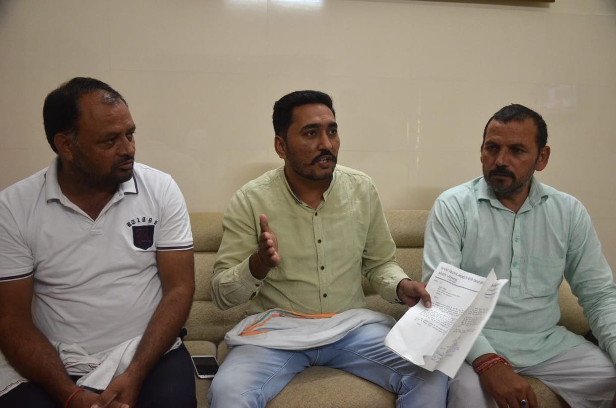 Muzaffarnagar: Workers cheating in the name of PF