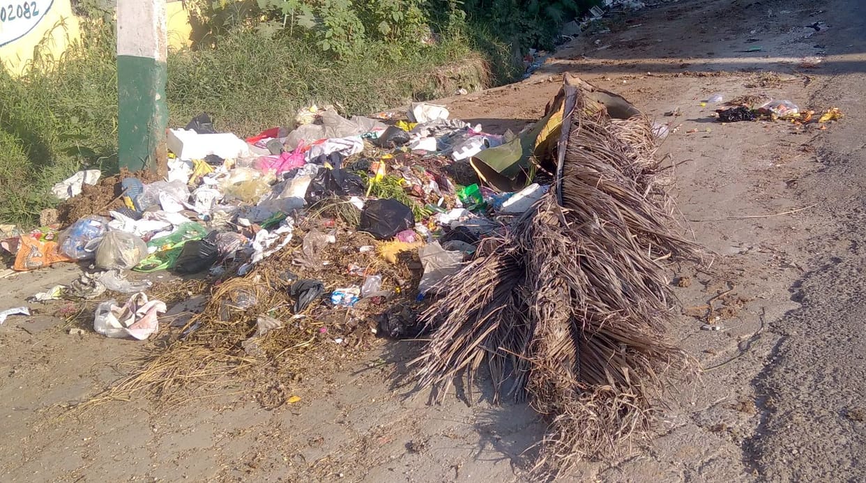 Door-to-door garbage collection, still garbage roads