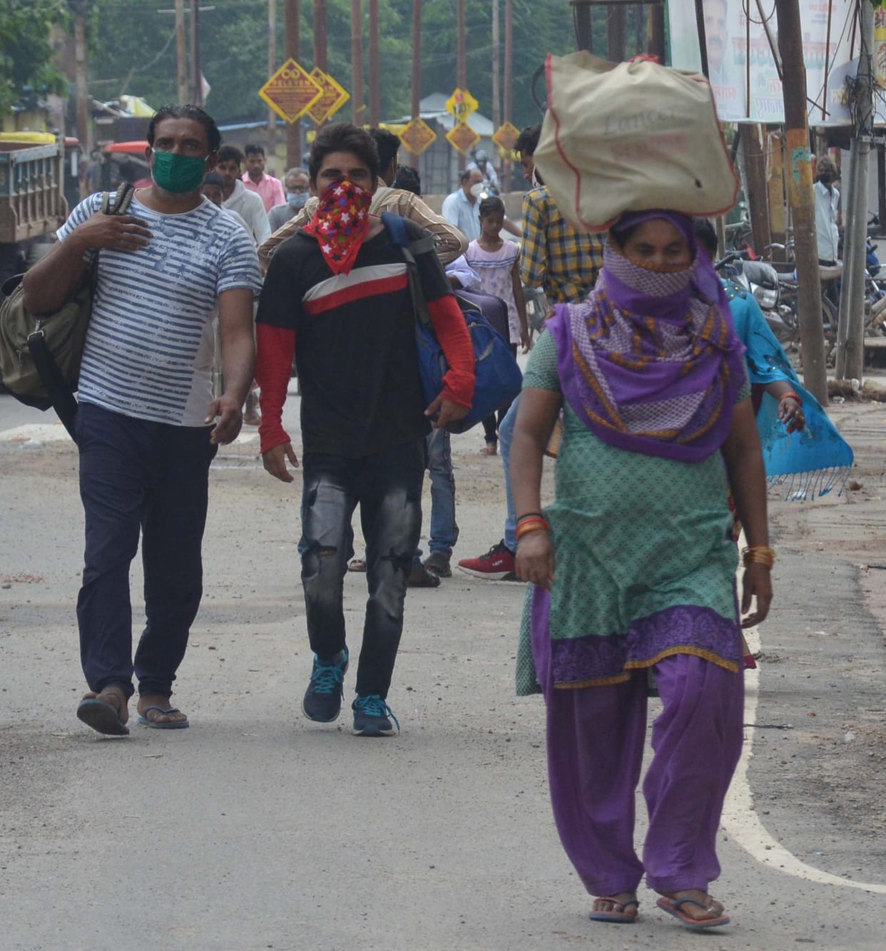 Pratapgarh: Highway Gulzar, silence from city to village