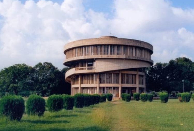 PU Plan to give rent exemption to seven thousand students staying in hostels
