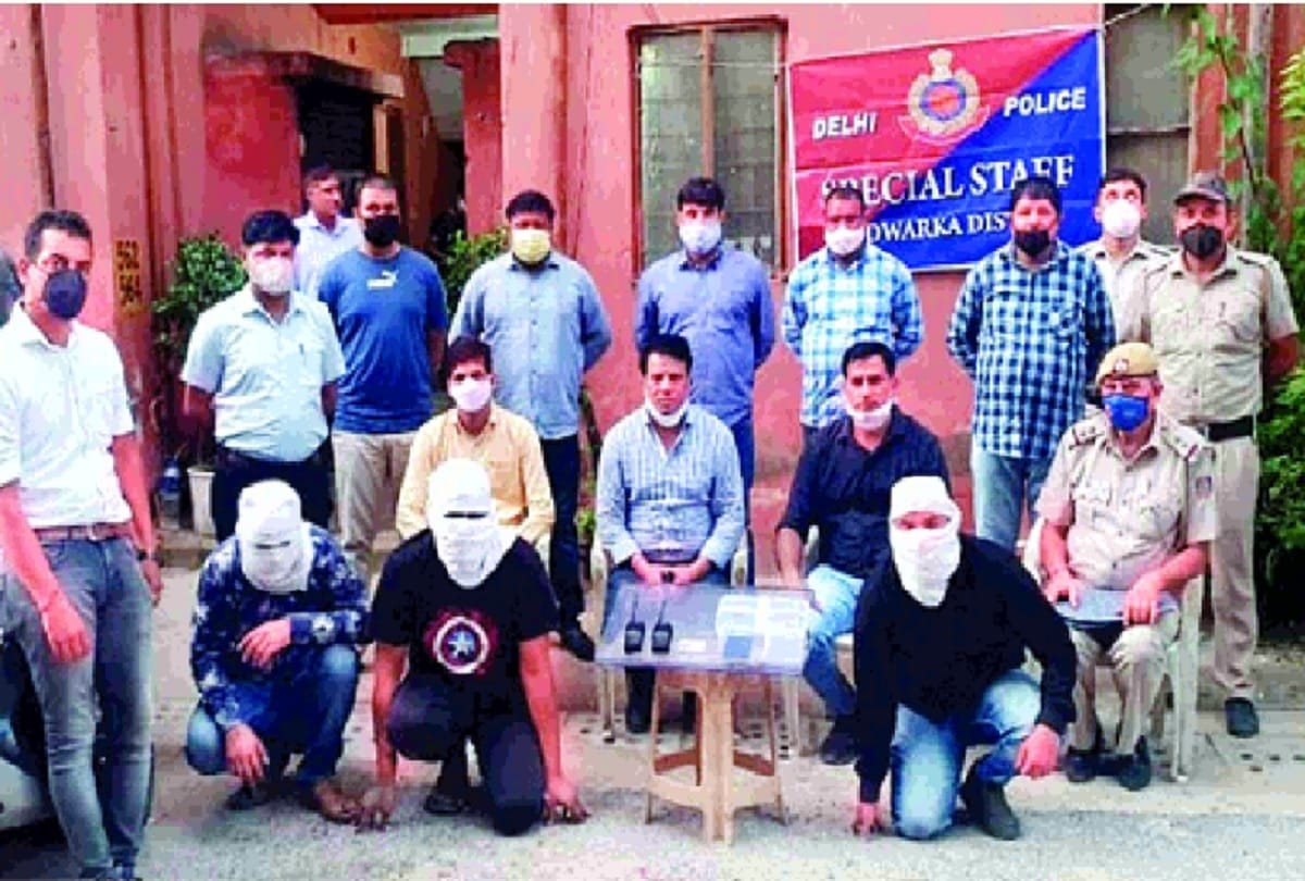 Three arrested for robbing people posing as cops crime news in Delhi NCR