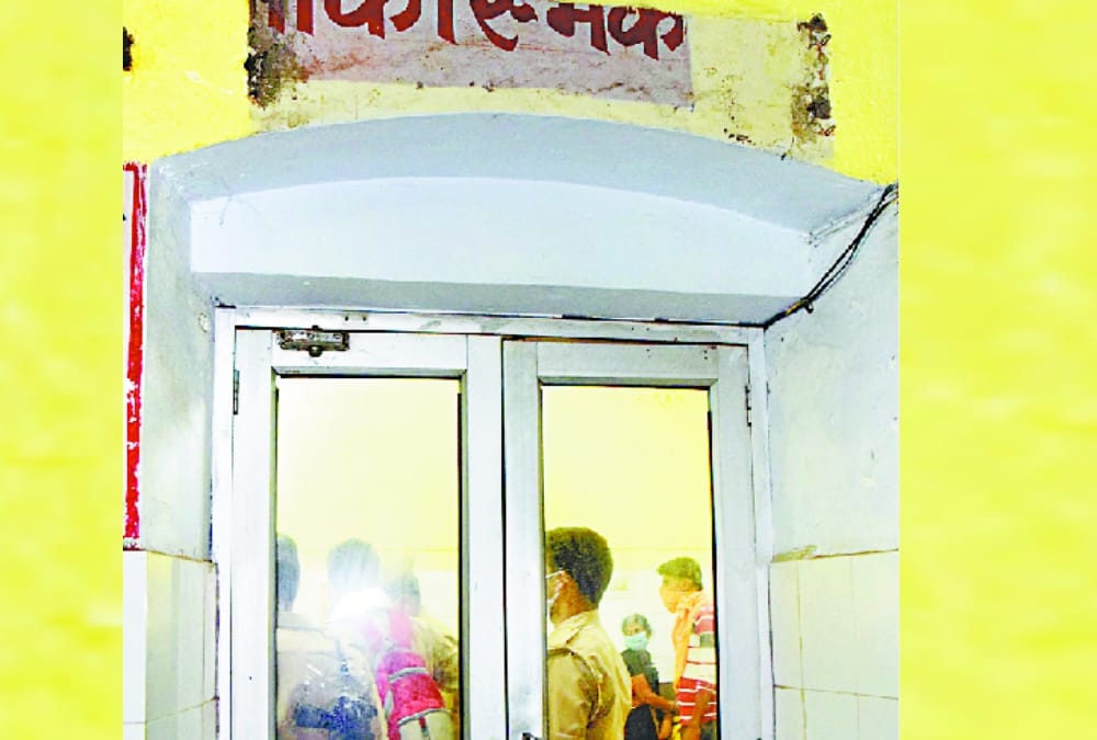 police team attacked in manpur of Sitapur.
