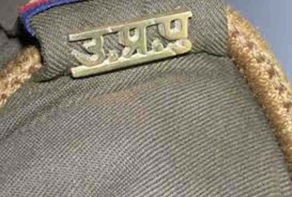 Inspector and two soldiers suspended in etawah