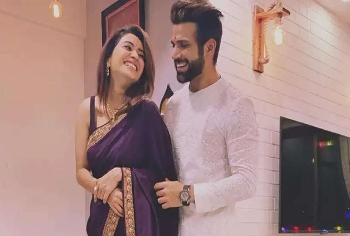 rithvik dhanjani ex girlfriend asha negi birthday: rithvik dhanjani shared romantic post for actress and ex girlfriend asha negi on her birthday