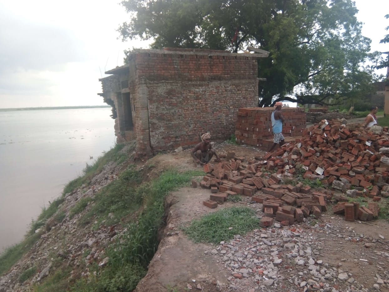 Sloping of Ganga waves, Pooja Mandap also shed, onshore frightened about Katan