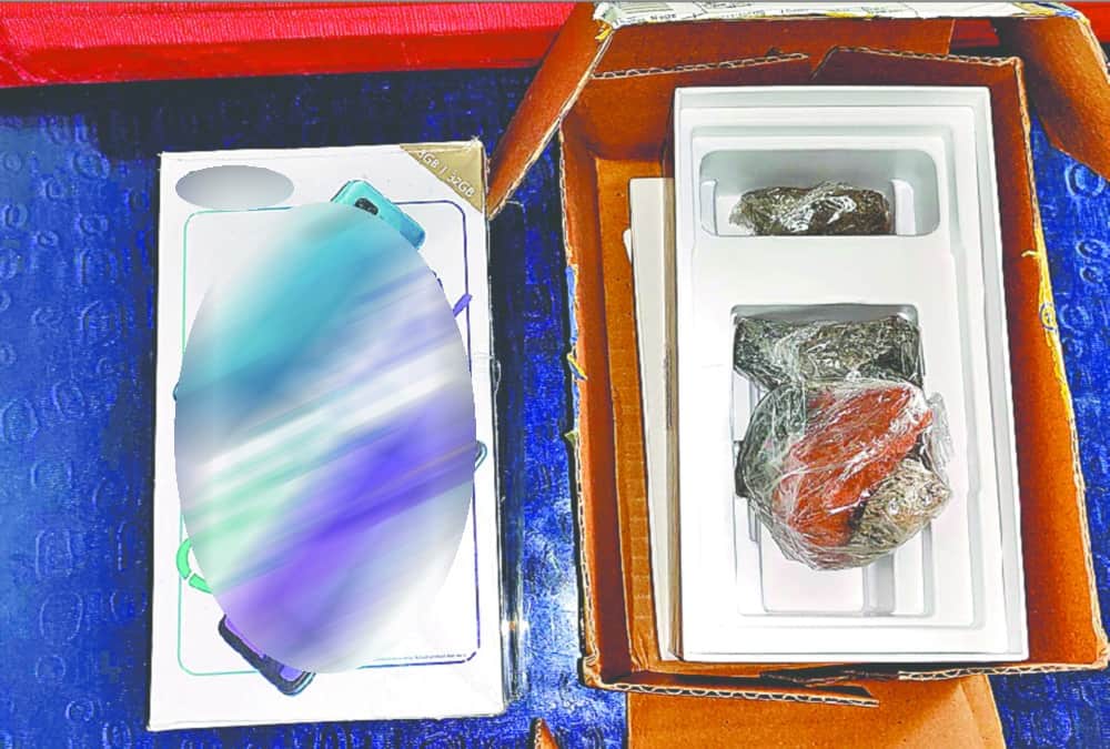 Stone Found in Smartphone Box after purchased by online Shopping in kotdwar