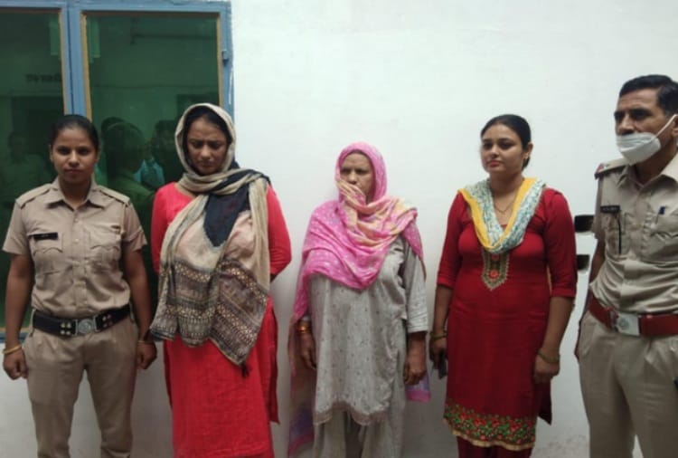 Daughter-in-law Arrested by Police, Who Beats Old Mother-in-law