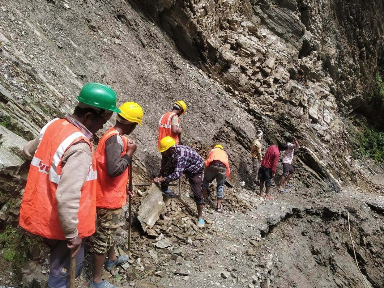 Gaurikund highway closed, sensitive between Sonprayag to Phata
