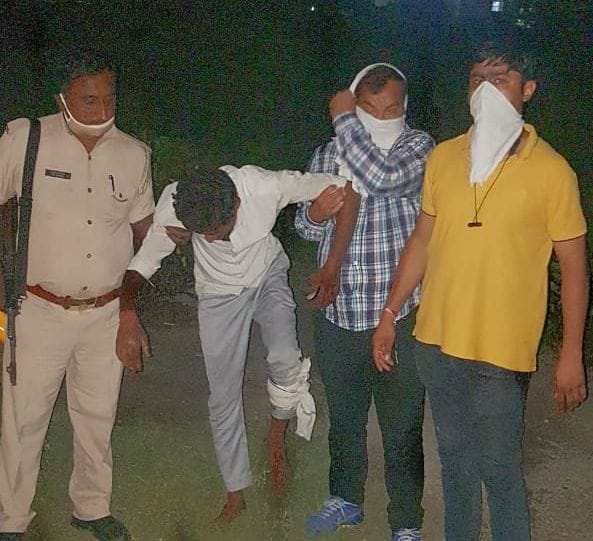 25 thousand rewarded gangster shot in encounter