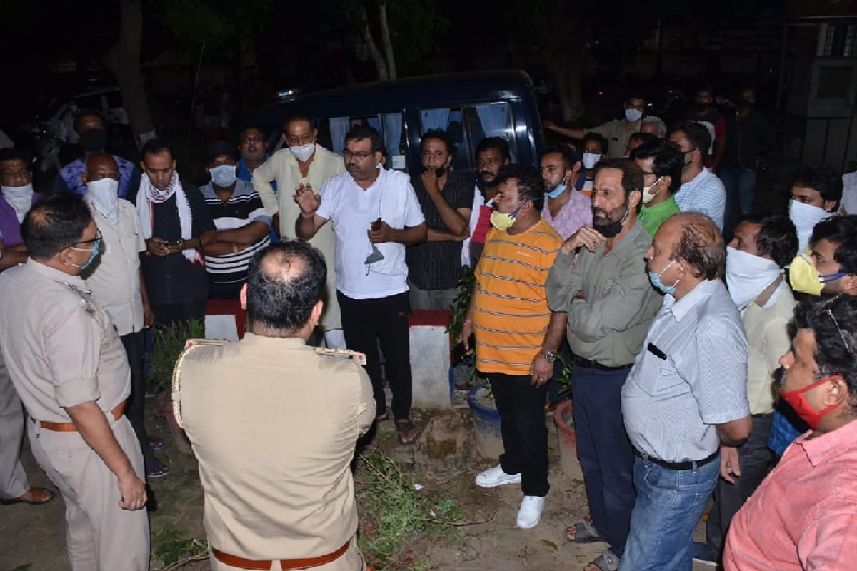 Meerut News: cantt MLA nephew arrested for violation lockdown