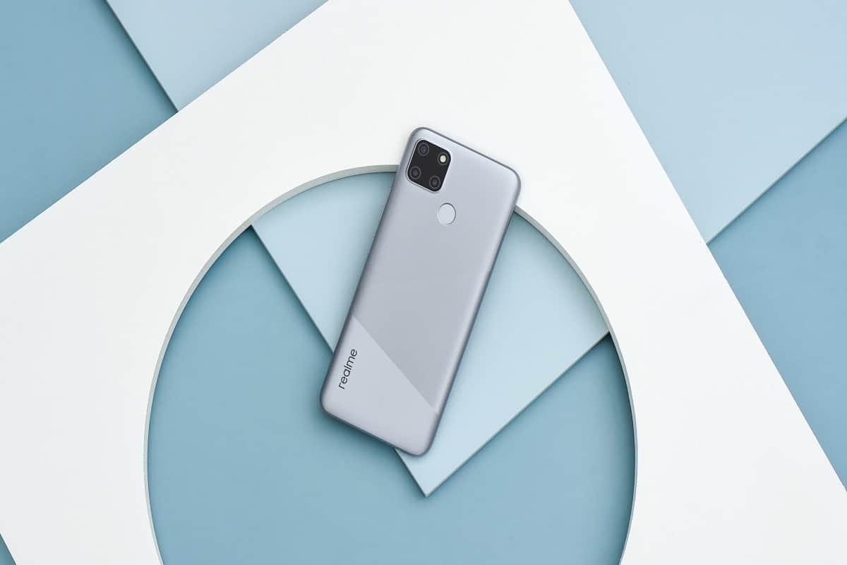 realme C12 now comes with a new 4GB and 64GB variant price and specifications