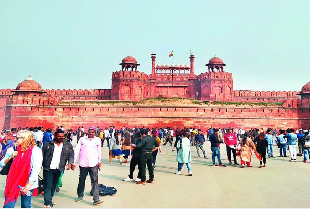 Delhi red fort closed till 26 january after many crows died of bird flu