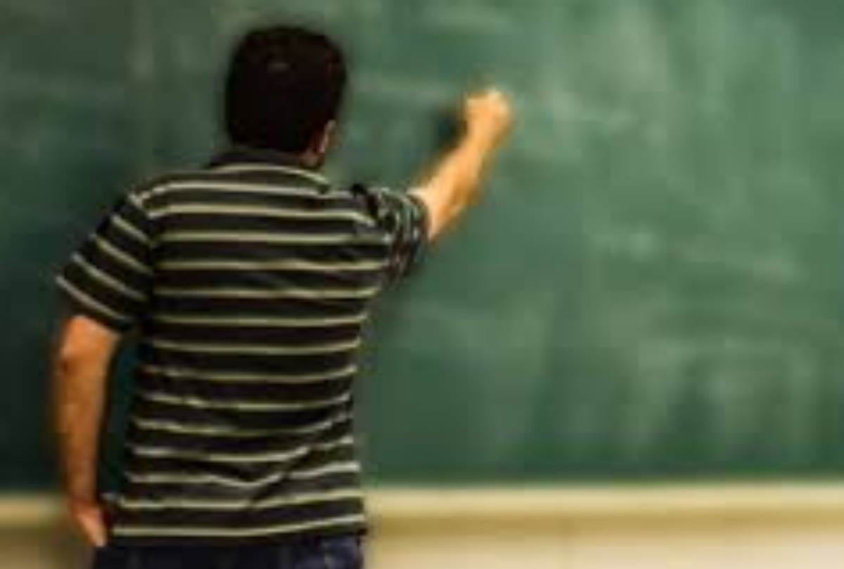 Instructions for recovery of wrong salary of teachers Uttarakhand news in hindi
