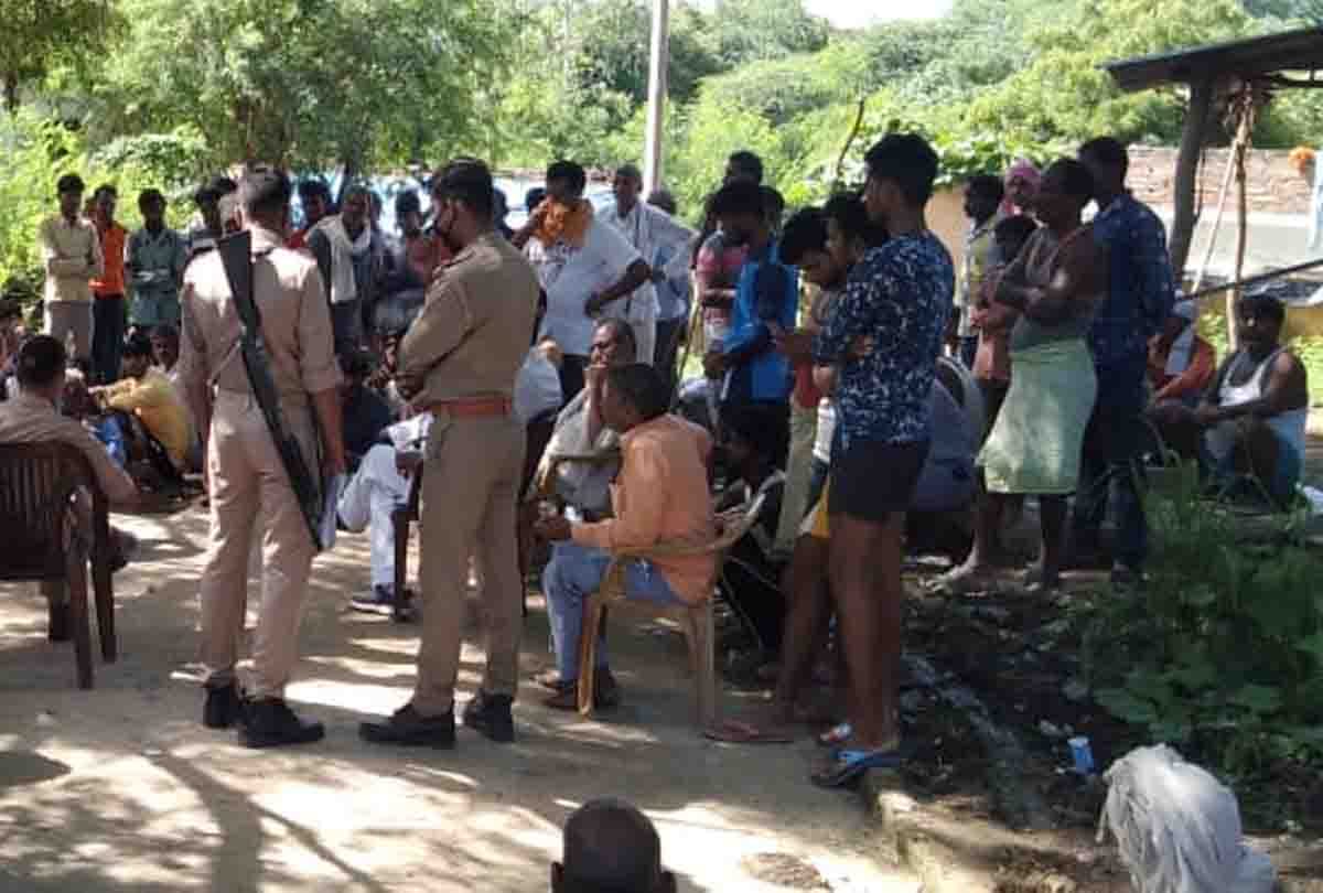 Dead body of husband and wife found in suspicious condition in banda up