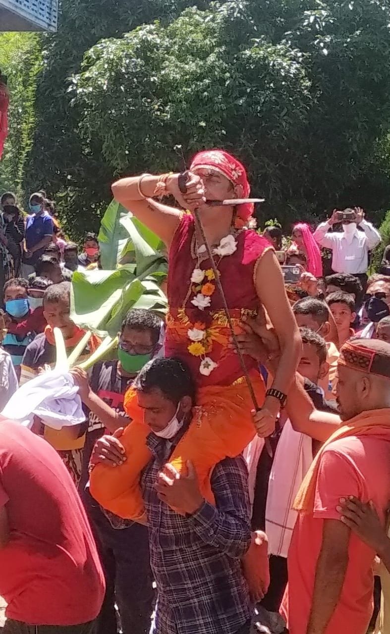 Artists made the murti of Nanda-Sunanda
