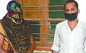 Step mother and aunt go out to kill innocent, first stabbed and then boil